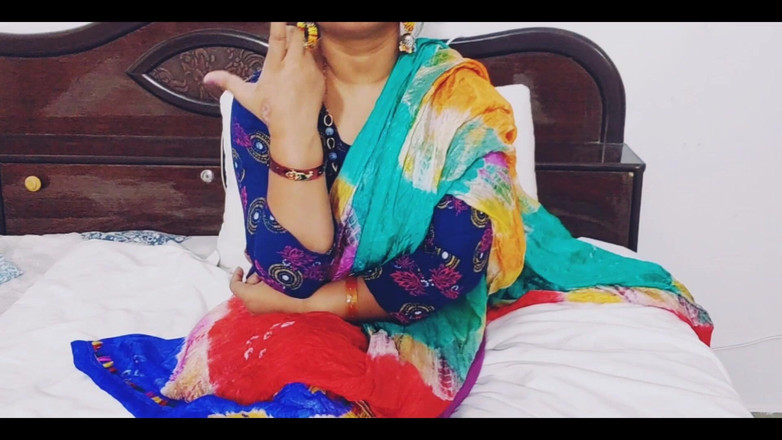 Hotty Jiya Sharmaa: Devar eve geldi ve hintli seksi net Hintçe ses ile...