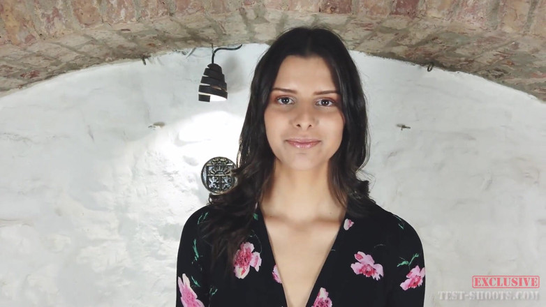 Test-Shoots: Exclusive Video with Pretty Cute Face Virgin Teen Viola Kat...