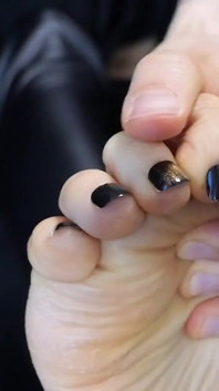 Mesmerizing Iridescent Nails Arabian Foot Worship