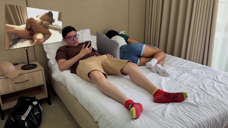 Pipe Boy: No More Rooms in the Hotel? I Have to Share...