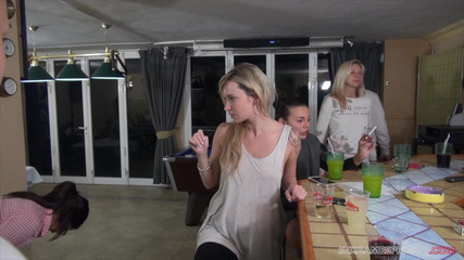 Czech Pornzone: Euro Pornstars bacaklar geniş açık hafta vol.12