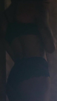 Exotic Fitness Femboy v pásu cudnosti a podřepu ve tvojí tváři