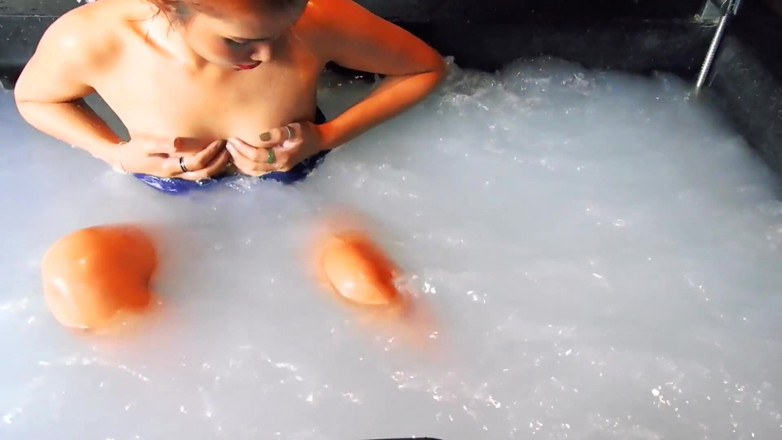 Asian Pussy Vision: Jakuzide ıslak parmak oyunları bölüm 3