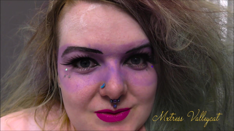 Mxtress Valleycat: Get me something pretty for my face