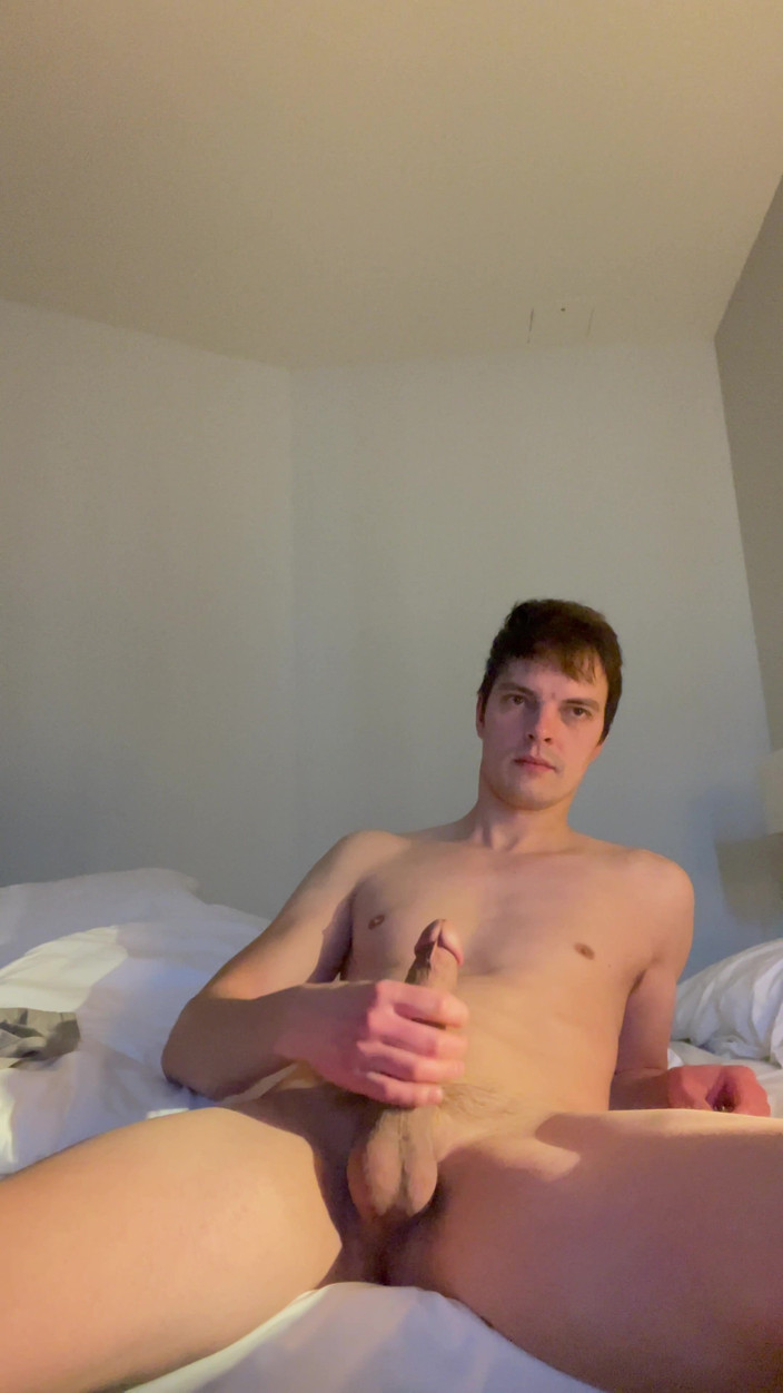 Yoogoo82: Lelaki Jerman melancap di atas katil