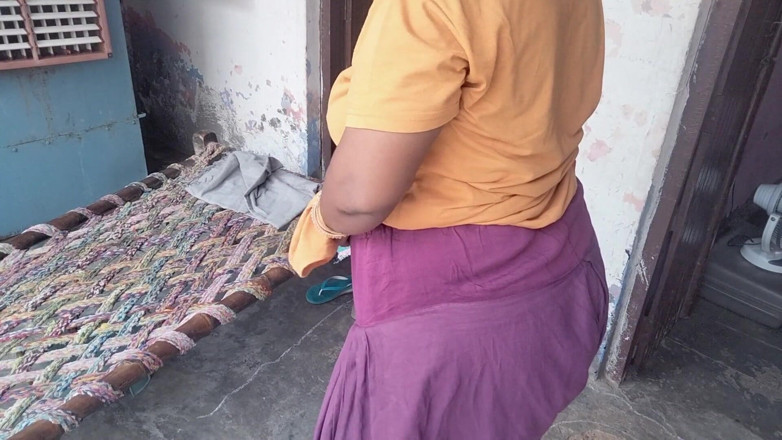 Yourgeeta8899: Derramado sêmen quente na bunda de Geeta Bhabhi
