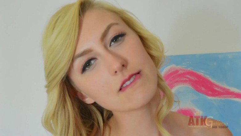 ATKIngdom Fans: Teen cutie Alexa Grace plays with twat