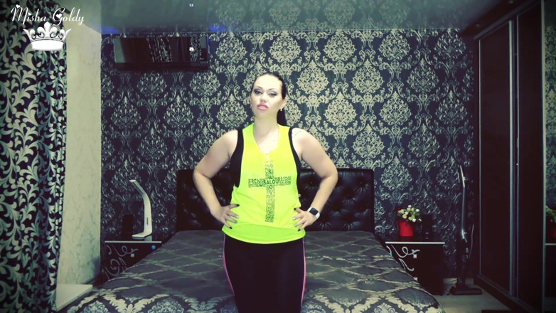 Goddess Misha Goldy: Ich habe meine gewichtheben-herausforderung geschlagen! Mehr als 80 wiederholen für bizeps