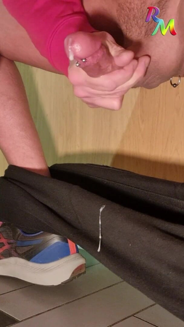 RainbowAdventures: Who Loves a Proper Gloryhole? Random Mouth and Ass on...