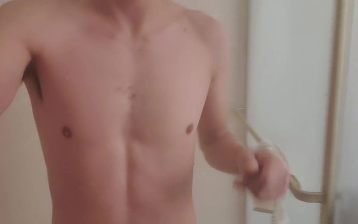 Z twink: 19-letni fit facet prysznic