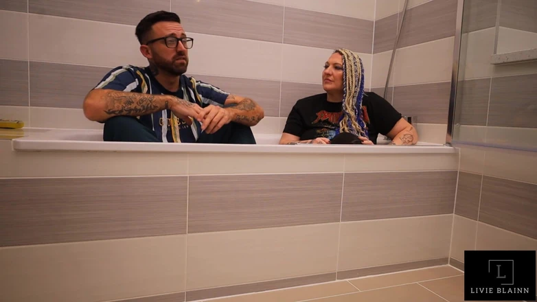 Livie Blainn: Bath Time Interview with Official Frankie Jax