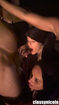 Las Brujas De Halloween Lamen El Culo Y Chupan La Polla De Un Chico Atado