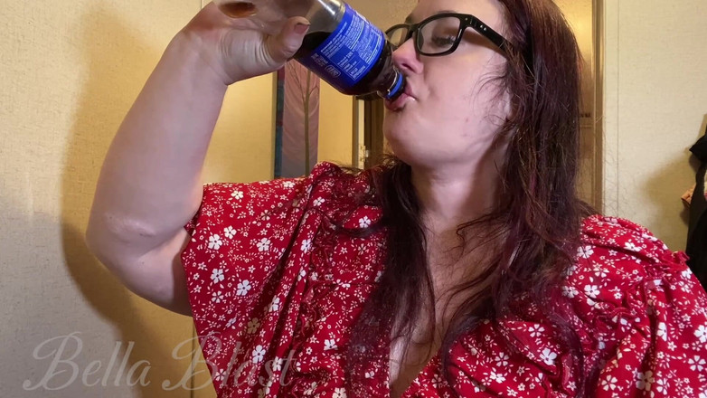 BellaBlast: Voyeurismus aus nächster nähe, gulp, chug und burp! Bella Blast