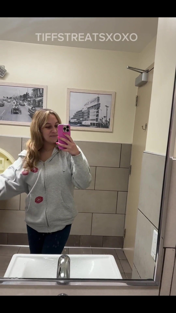 Tiffstreatsxoxo: Haciendo un poco de compra de comestibles en trader JOE's
