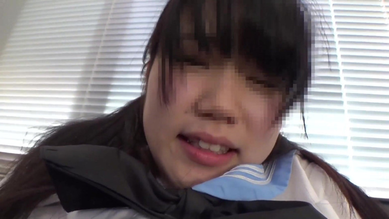 Asians in love: Asiatisches teen in uniform ficken