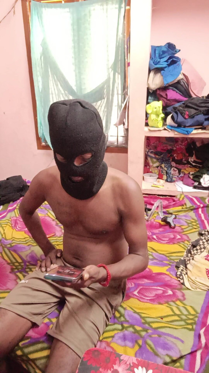 Reshmahotever: Seks z kobietą, która ściska ręce