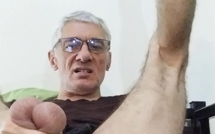 Big uncut hard cock: Красивий чоловік більше з солодкою дупою Pinky