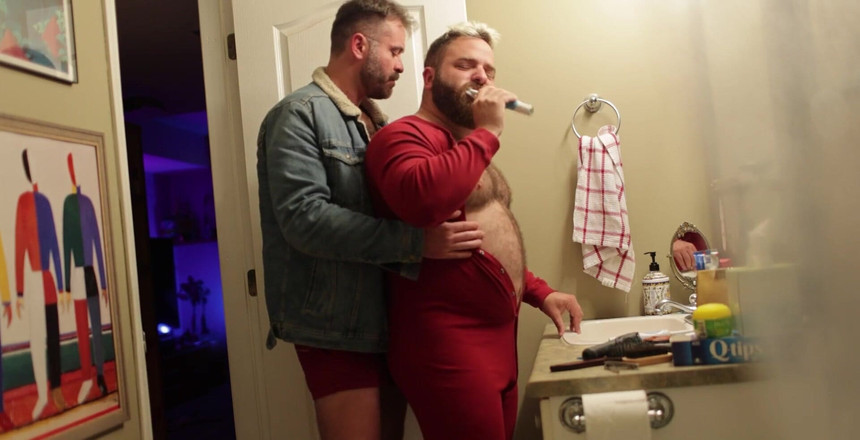 Huzzbearz: 每晚例行公事在浴室里做爱