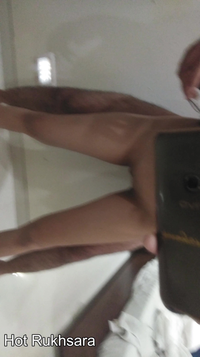 hot_rukhsara: bos aur sekretri. boodha javaan. bos ne yuva sekretri ko...