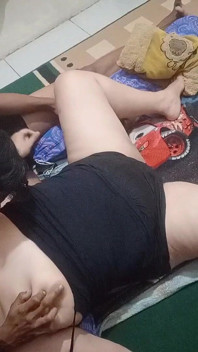 (parte 2) Madrastra gordita muy cachonda quiere ser follada