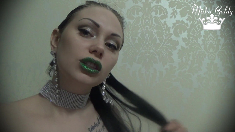 Goddess Misha Goldy: Yeşil parıltılı dudaklarıma sert boşalıyor