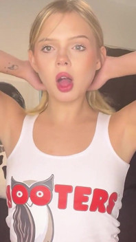 Schimbul Hooters s-a încheiat... Nici măcar n-aș putea ajunge la duș!