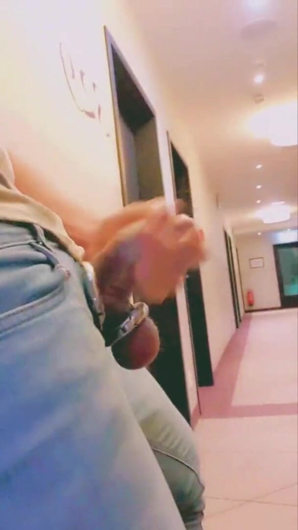 Slutboyben: Slutboyben cam4 người thích khoe hàng ở tầng khách sạn