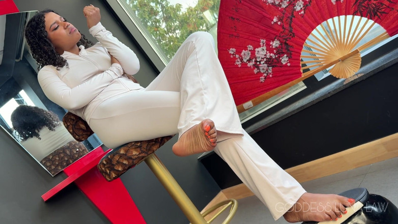 Goddess Luna Law: Sniff My Feet or Ill Scream Ebony Goddess Luna Law...