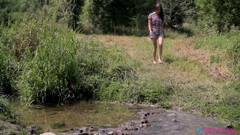 X-Sensual: Forest lovemaking
