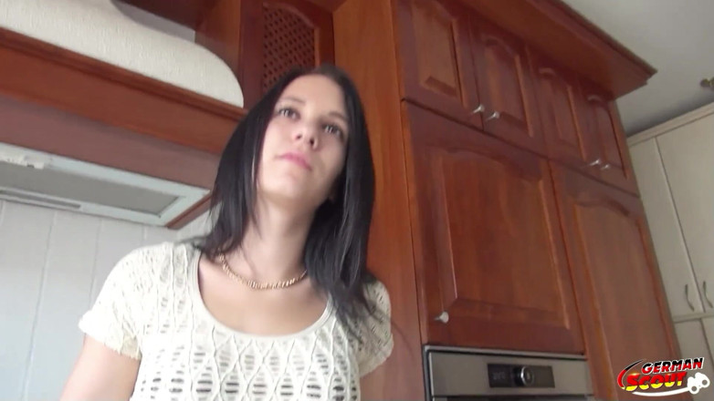 German Scout: German scout - nikki ragazza magra rimorchia e scopa al casting...