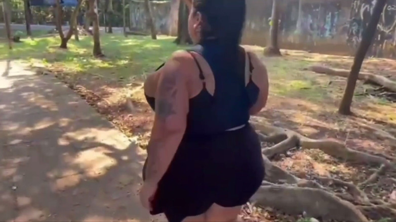 Mary Jhuana: Gordinha e o homem tatuado ao ar livre Naughtiness