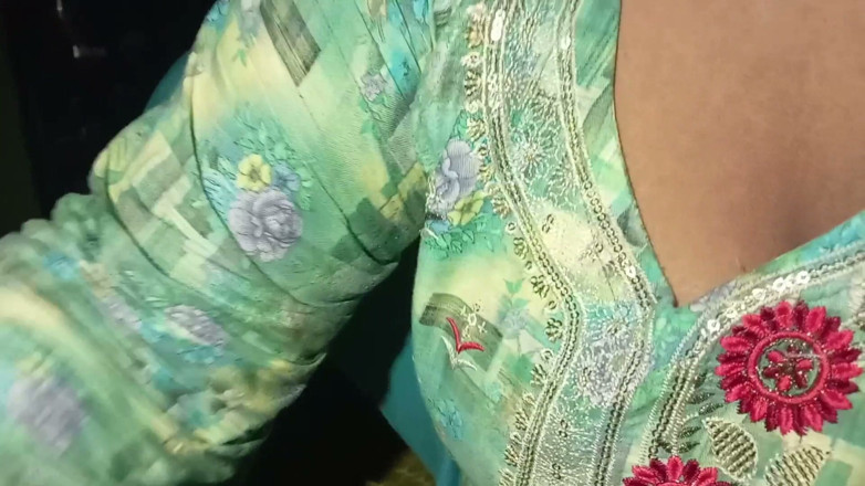 romanticcapol: Bangladeshi Bhabi Handjob Big Cock