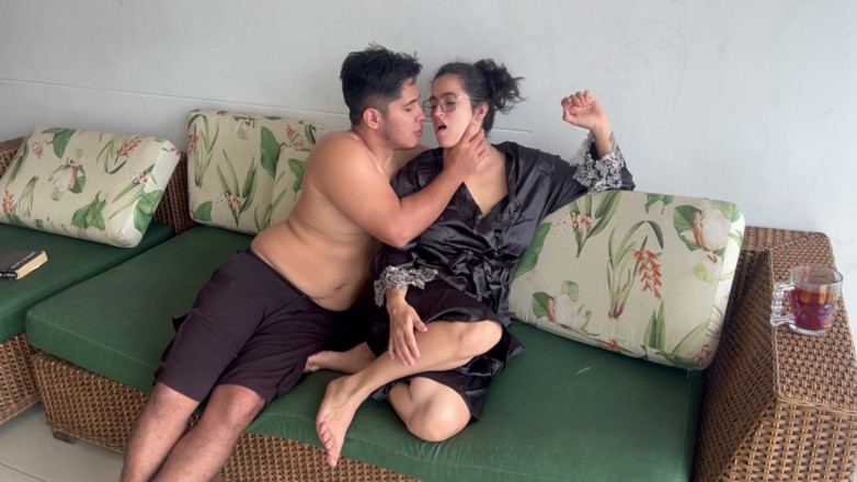 NamiQsein: Cât de sexy și incitantă ești mama vitregă