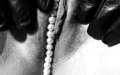 Pearly Pussy - I Touch Myself for You