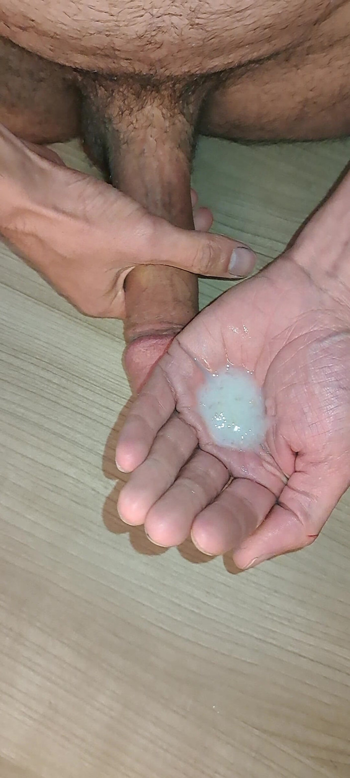 Whisky33: Masturbare bună și ejaculare grozavă de aproape