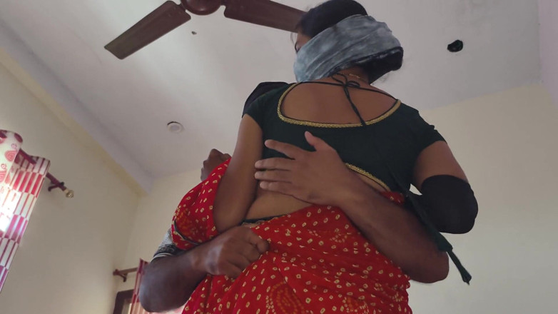 BadMash_Bhabhi: L'arrapante servo indiana desi viene scopata