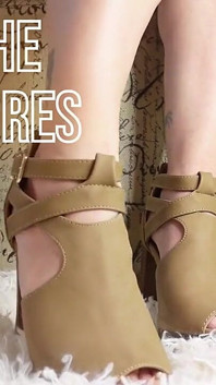 Je sais que tu ne peux t’empêcher de vouloir te toucher quand je regarde mes pieds dans ces talons aux orteils