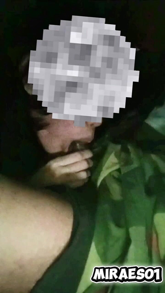 Mirise io: Gagică drăguță își dorește fosta ei pulă