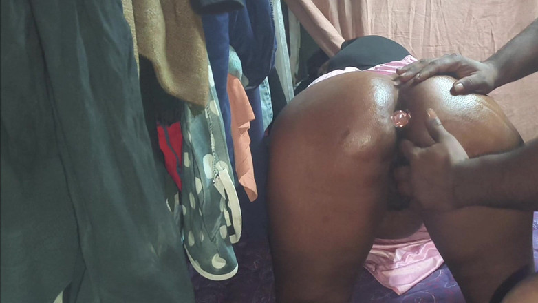 Indian anal: बट प्लग गांड चुदाई भाग 3