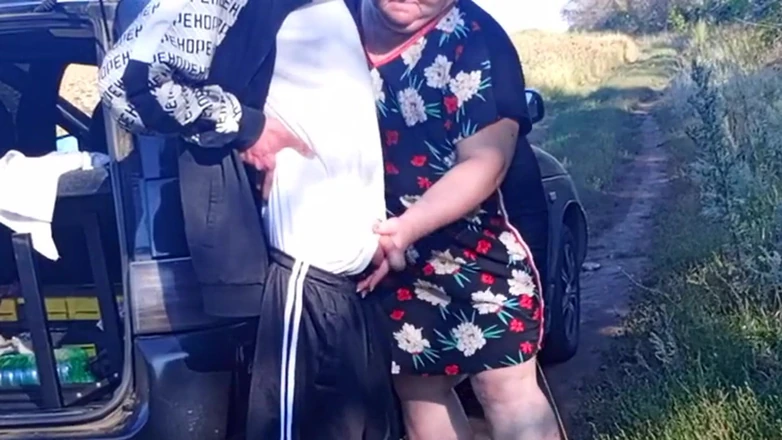 Zona901: Stepmom Holds My Dick While I Pee and Then Sucks...