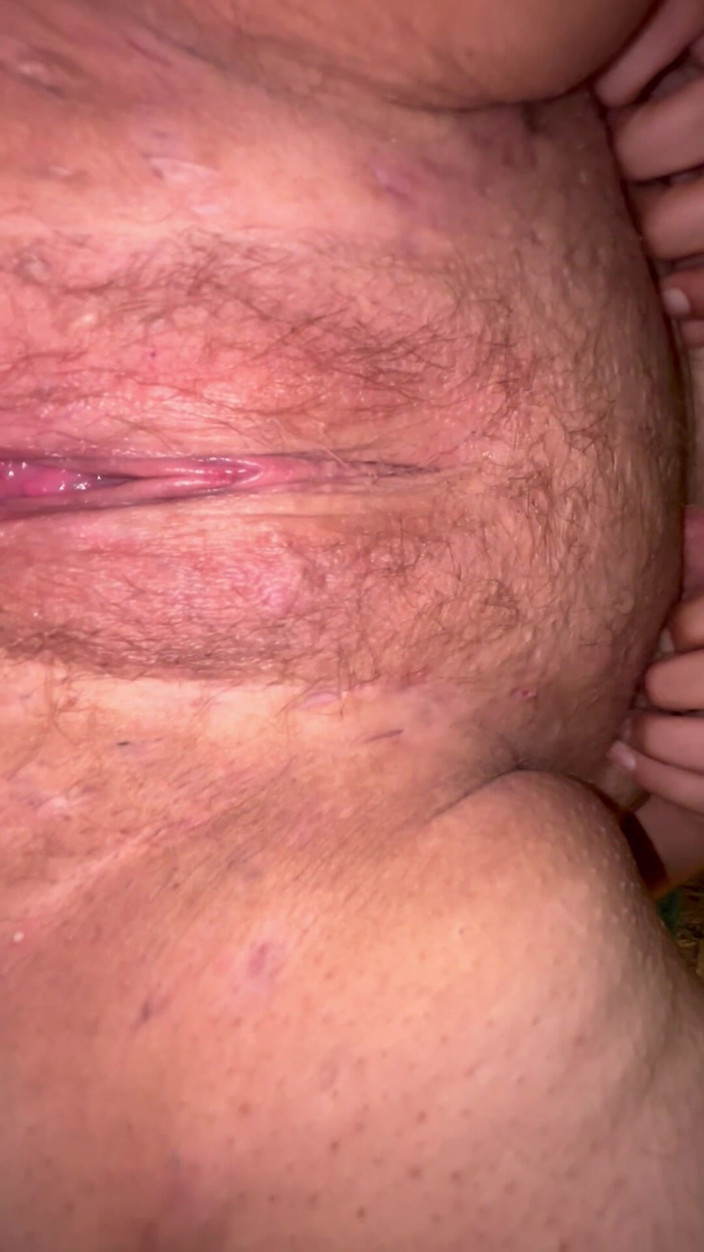 Fat Goddes: Tlustá chlupatá kundička MILF kouří při tření a hraje si...