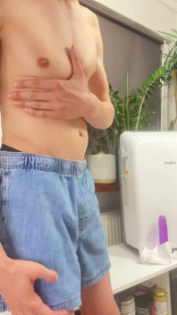 Süßer twink dildo arsch spielen und kommen von anal