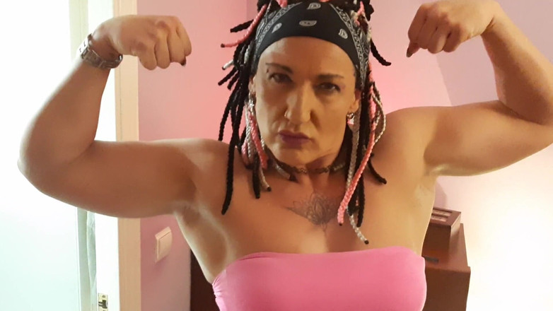 Danaxmuscles: Menikmati Seperti Si jalang gadis