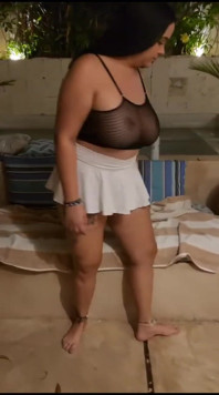 Merlinamx Gets Naked by the Pool While Everyone Watches, Her Husband Is Shocked