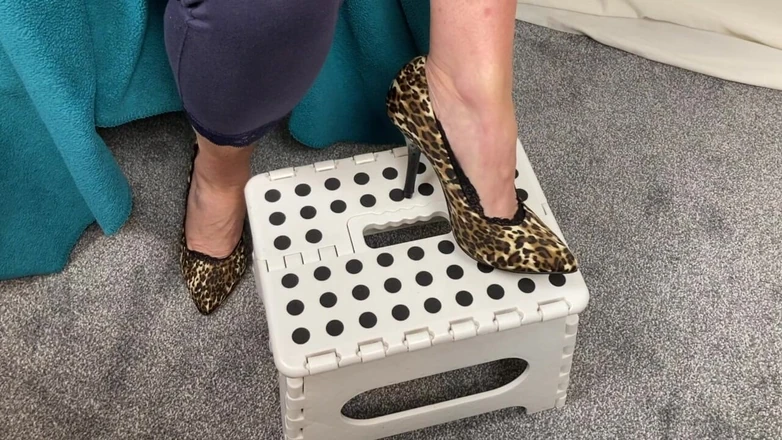 Mr MF: Mrs Mature Feet Allows Her Footboy to Remove Her Shoes...