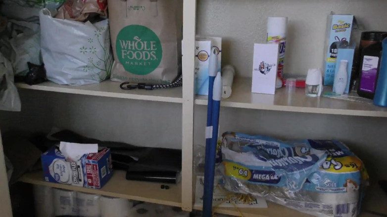 Perv Milfs n Teens: River Foxx unika naruszenia jej zwolnienia warunkowego, ruchając jej oficera...