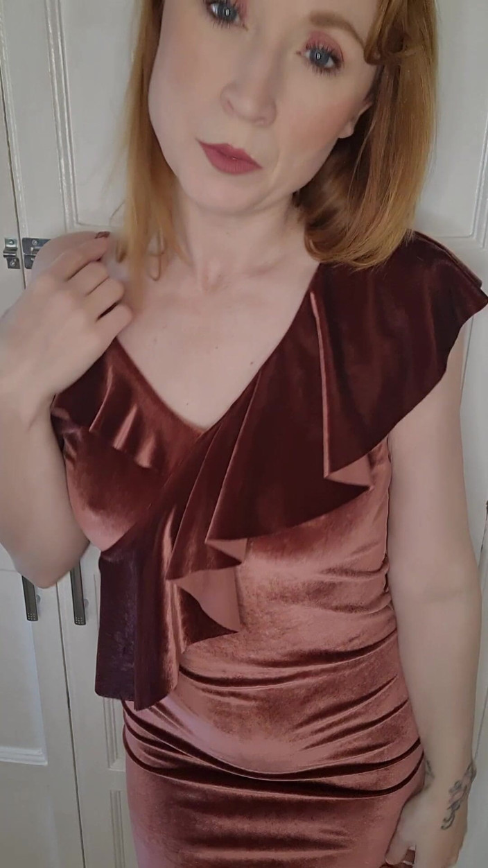 Lily kink: POV sveden vašimi přáteli milf macechou