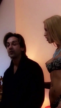 Divoká swinger orgie prsaté holky v punčochách