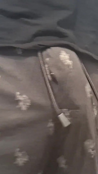Grote lul swingend en ongecensureerd grote zwarte lul aftrekkend