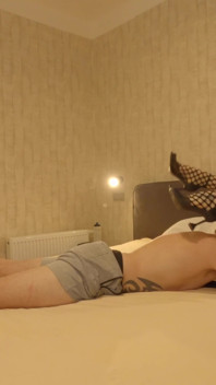 Cazzo papà, sto venire. Orgasmi intensi con la sexy teen gotica eden ivy